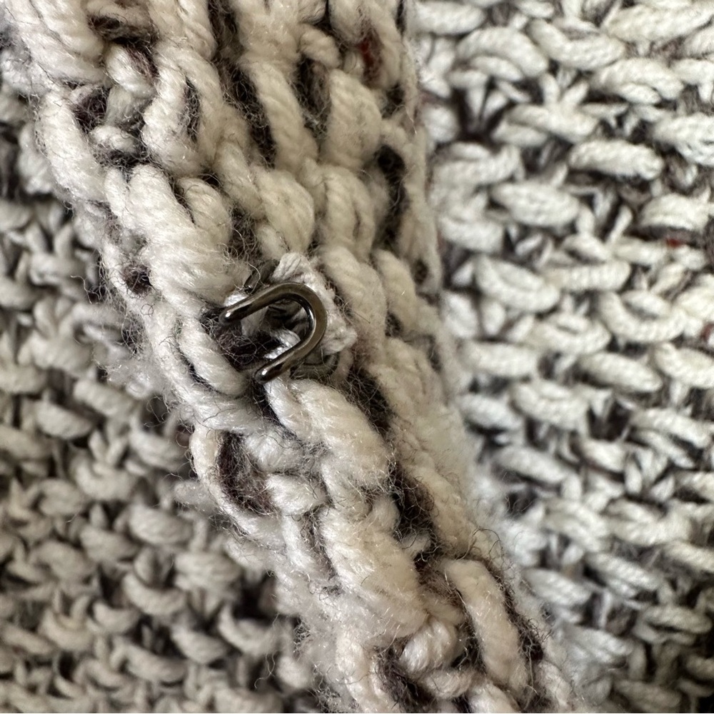 J. CREW Handknit 100% Wool Women's Cardigan Sweater Hook & Eye Closure XS - Picture 5 of 8